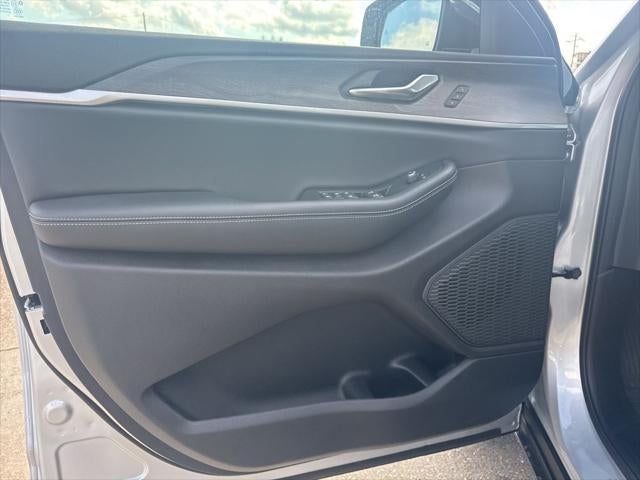 2025 Jeep Grand Cherokee GRAND CHEROKEE LIMITED 4X2