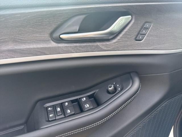 2025 Jeep Grand Cherokee GRAND CHEROKEE LIMITED 4X2