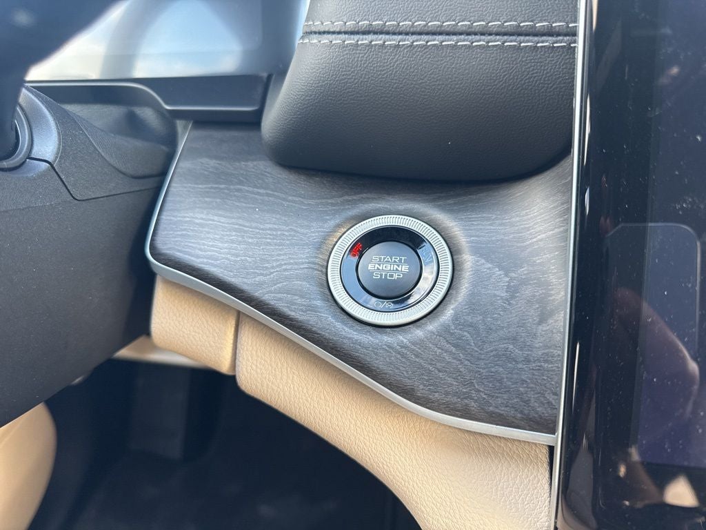 2025 Jeep Grand Cherokee GRAND CHEROKEE LIMITED 4X2