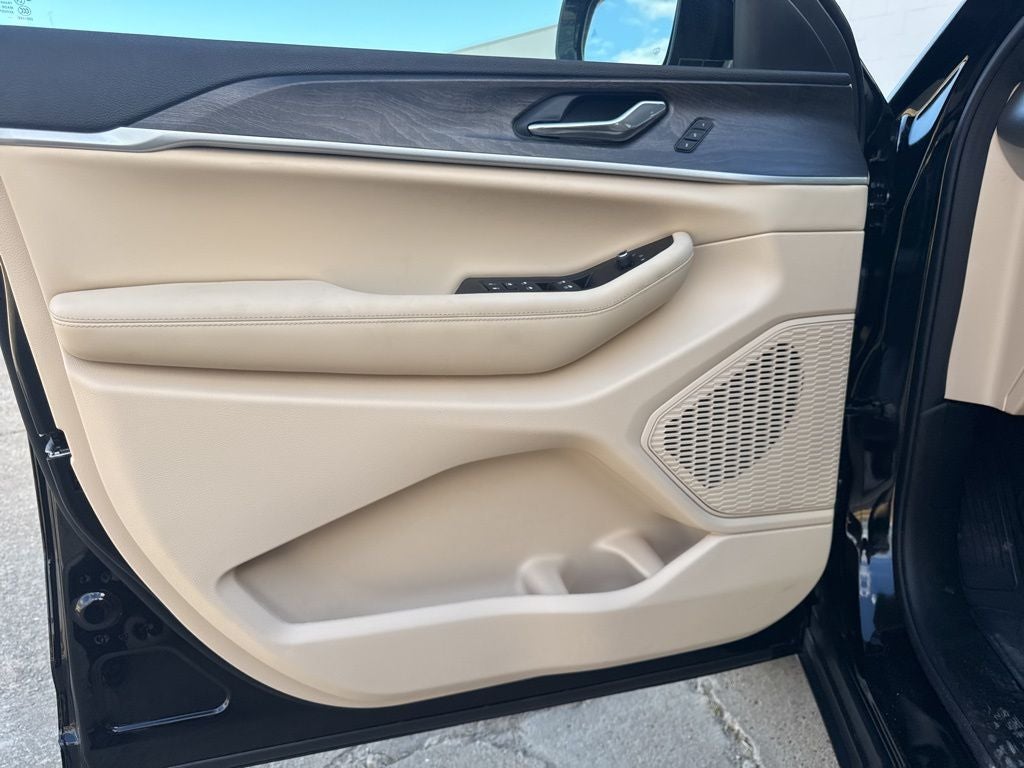 2025 Jeep Grand Cherokee GRAND CHEROKEE LIMITED 4X2