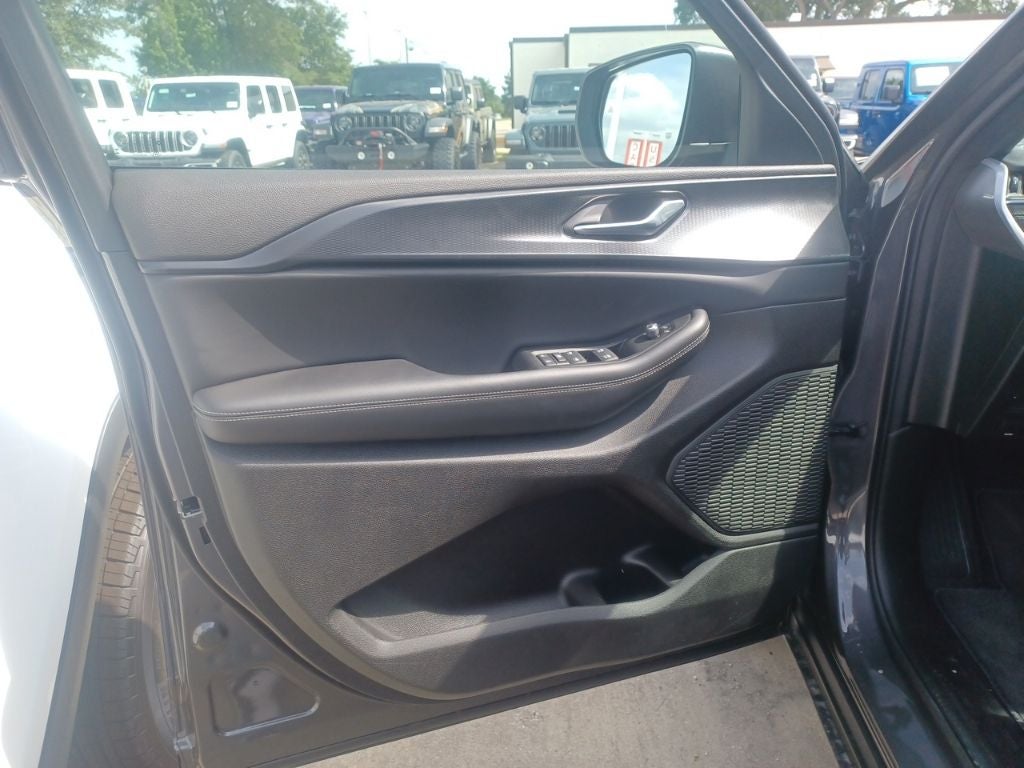 2026 Jeep Grand Cherokee GRAND CHEROKEE L LAREDO X 4X2