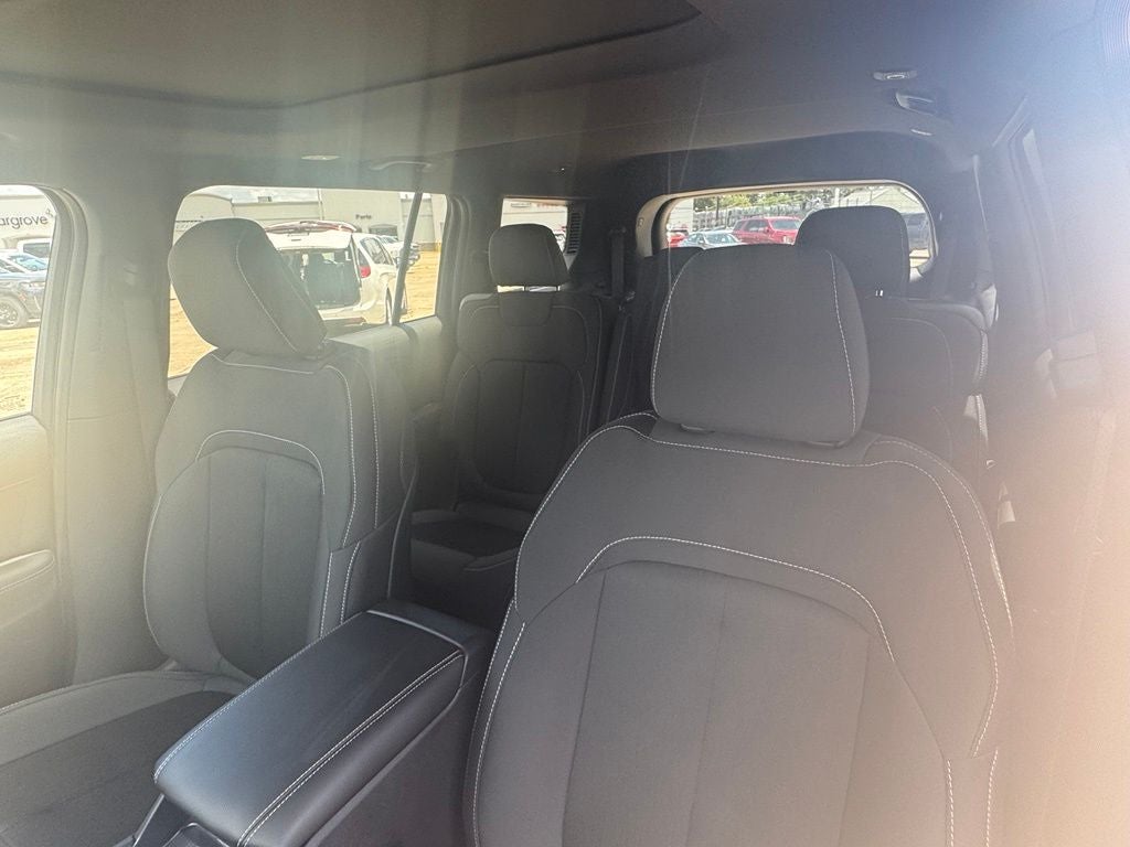 2026 Jeep Grand Cherokee GRAND CHEROKEE L LAREDO X 4X2