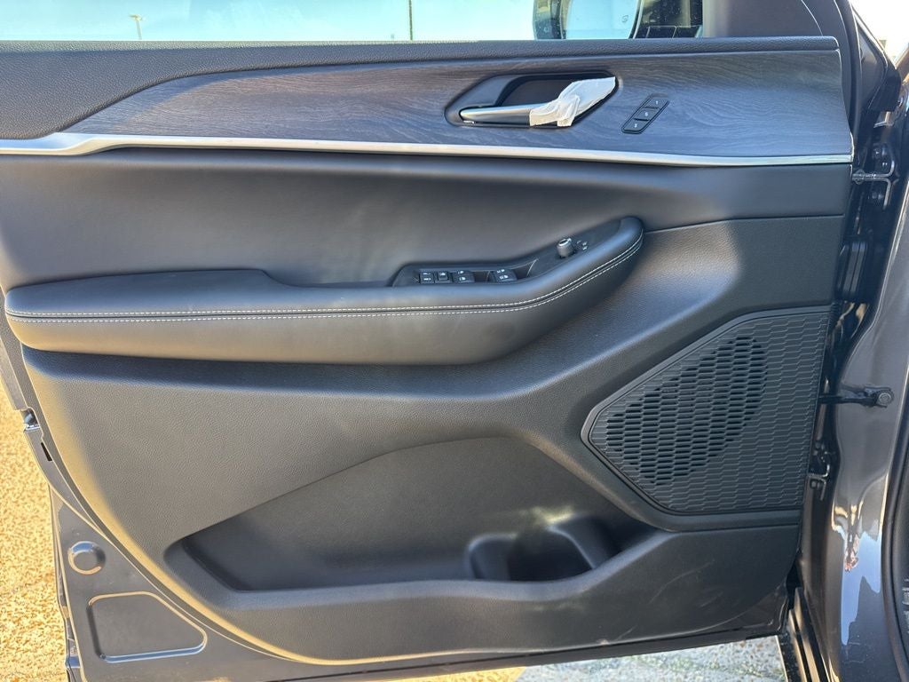 2025 Jeep Grand Cherokee GRAND CHEROKEE L LIMITED 4X2