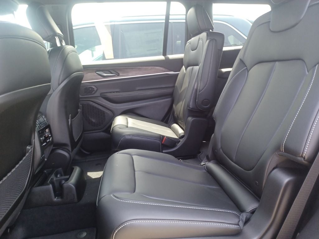2026 Jeep Grand Cherokee GRAND CHEROKEE L LIMITED 4X2