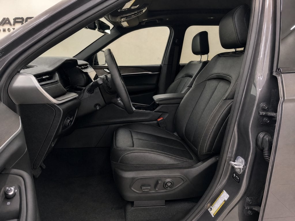 2027 Jeep Grand Cherokee GRAND CHEROKEE L LIMITED RESERVE 4X4