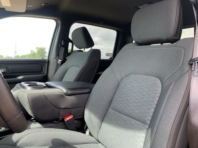 2026 RAM Ram 1500 RAM 1500 EXPRESS CREW CAB 4X2 5'7' BOX