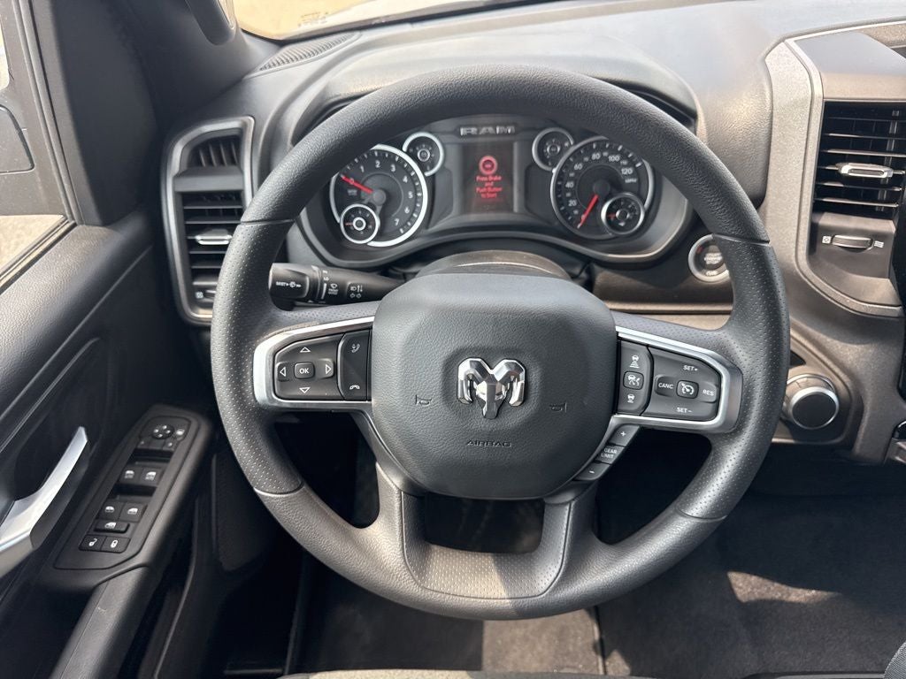 2026 RAM Ram 1500 RAM 1500 TRADESMAN CREW CAB 4X4 5'7' BOX