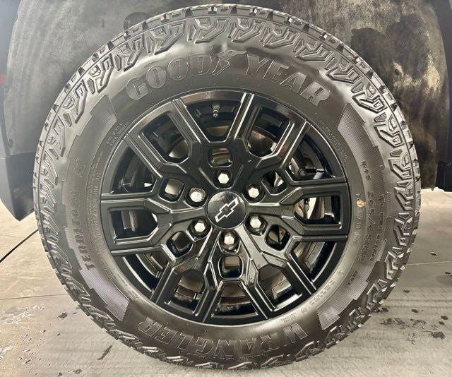 2023 Chevrolet Colorado 4WD Crew Cab Short Box Trail Boss