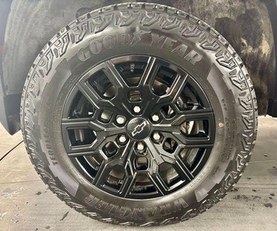 2023 Chevrolet Colorado 4WD Crew Cab Short Box Trail Boss