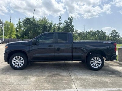 2022 Chevrolet Silverado 1500 4WD Double Cab Standard Bed Custom