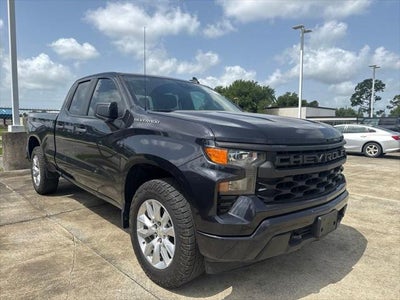 2022 Chevrolet Silverado 1500 4WD Double Cab Standard Bed Custom