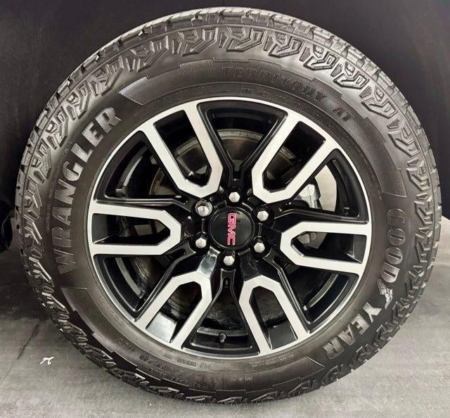 2024 GMC Yukon 4WD AT4