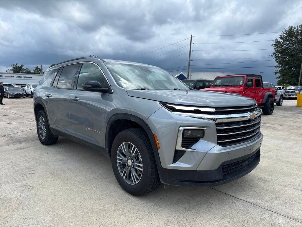 2025 Chevrolet Traverse AWD LT