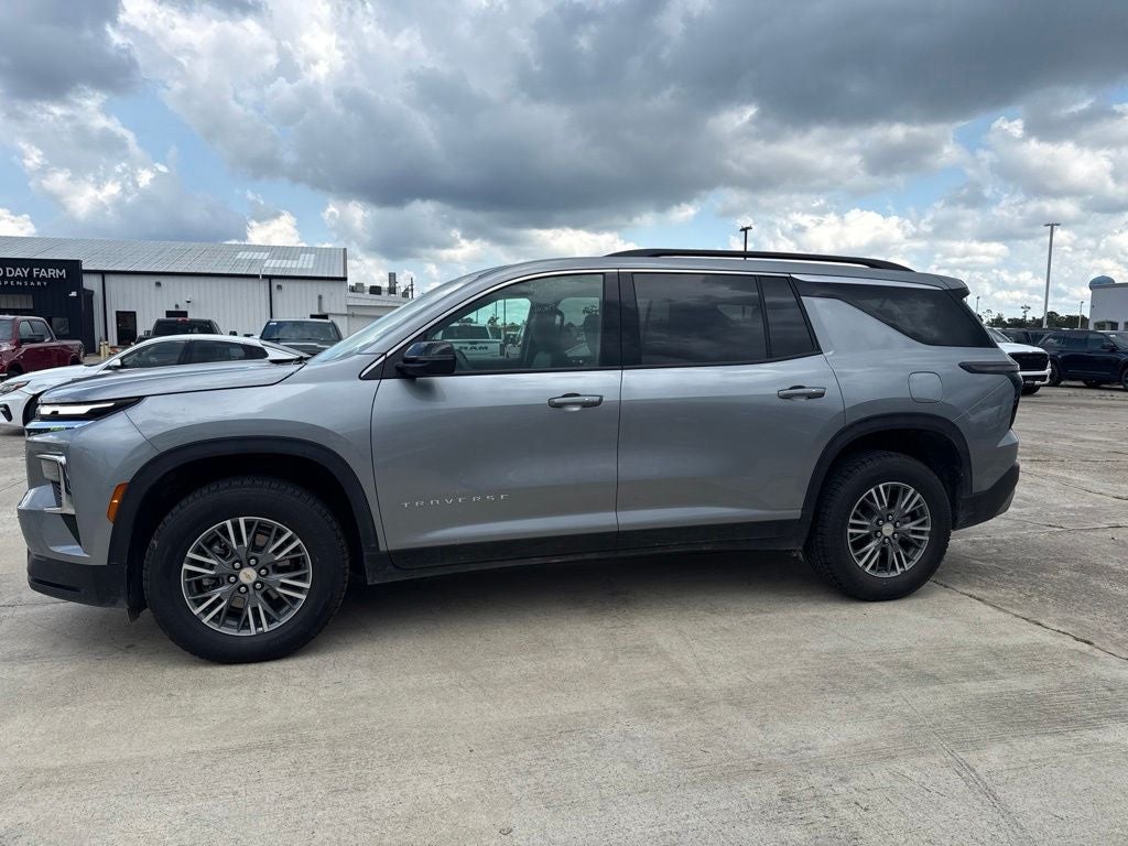 2025 Chevrolet Traverse AWD LT
