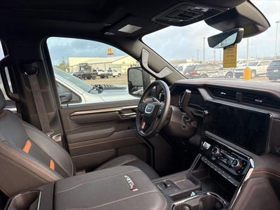 2025 GMC Sierra 2500HD 4WD Crew Cab Standard Bed AT4