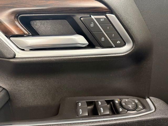 2025 GMC Sierra 1500 4WD Crew Cab Short Box SLT