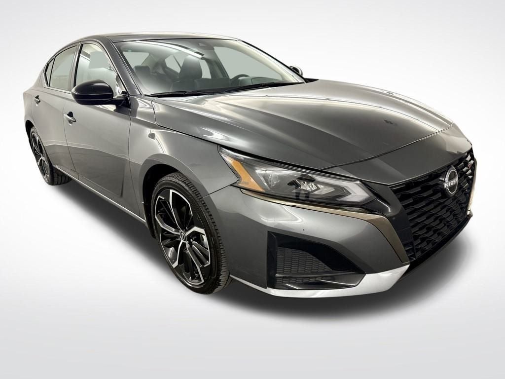 2025 Nissan Altima SR FWD