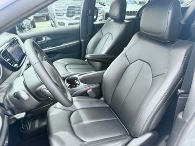 2027 Chrysler Pacifica PACIFICA SELECT