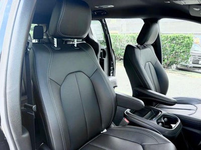 2027 Chrysler Pacifica PACIFICA SELECT