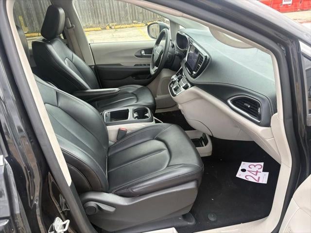 2023 Chrysler Pacifica Hybrid Touring L
