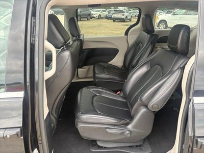 2023 Chrysler Pacifica Hybrid Touring L