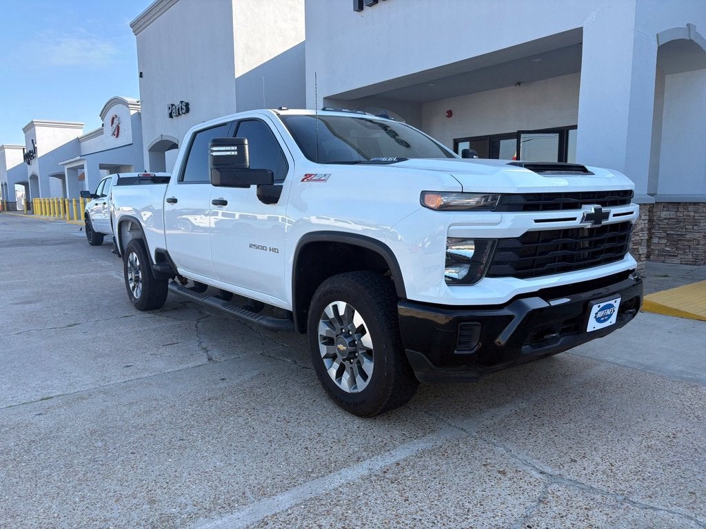 2024 Chevrolet Silverado 2500HD 4WD Crew Cab Standard Bed Custom