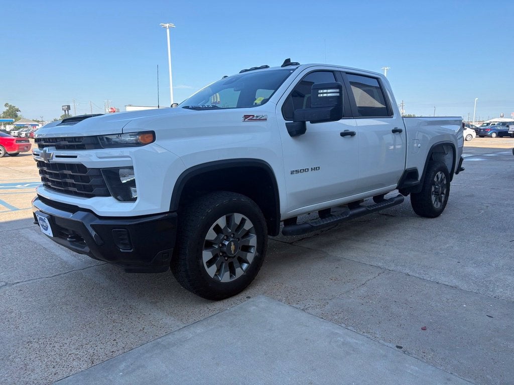 2024 Chevrolet Silverado 2500HD 4WD Crew Cab Standard Bed Custom