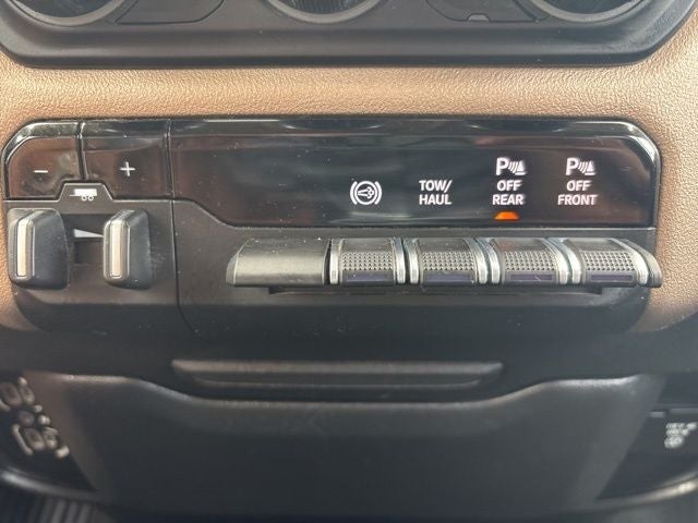 2022 RAM 2500 Laramie Crew Cab 4x4 6'4' Box