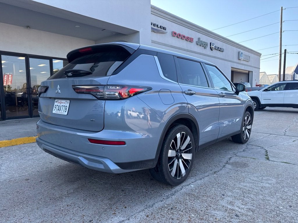 2025 Mitsubishi Outlander SE