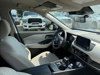 2023 Nissan Rogue SV FWD