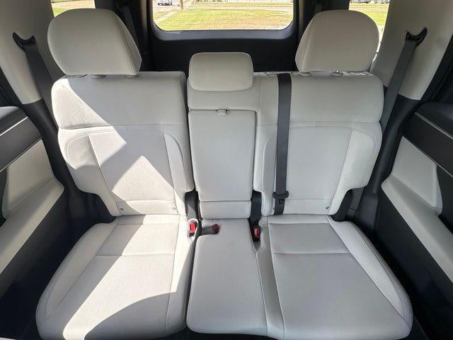 2027 Hyundai Santa Fe SE FWD