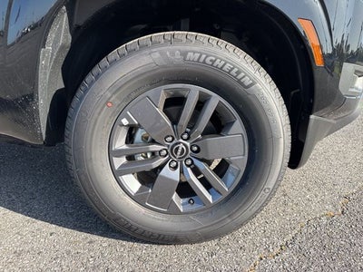 2025 Nissan Frontier SV