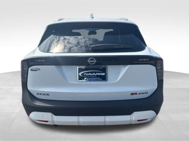 2025 Nissan Kicks SR