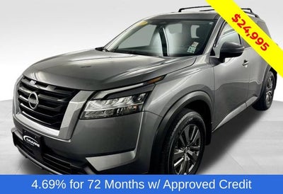 2022 Nissan Pathfinder SV