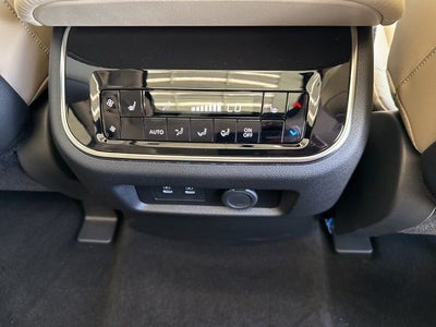 2025 Nissan Armada Platinum