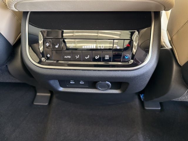 2025 Nissan Armada Platinum