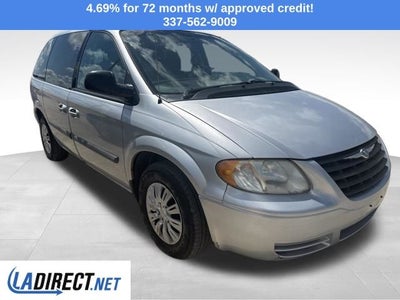 2005 Chrysler Town & Country Base