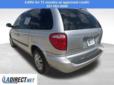 2005 Chrysler Town & Country Base