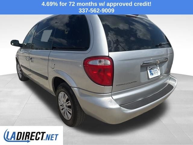 2005 Chrysler Town & Country Base