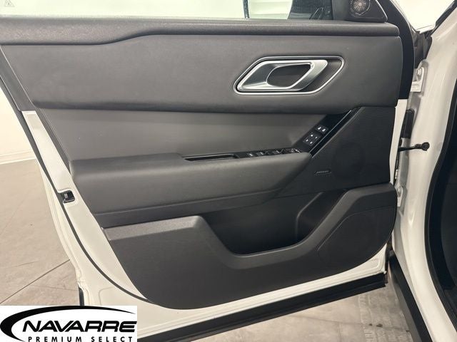 2025 Land Rover Range Rover Velar Dynamic SE