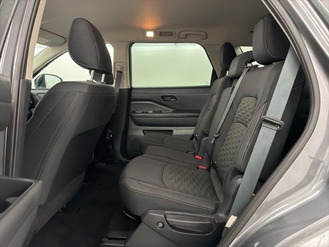 2024 Nissan Pathfinder S