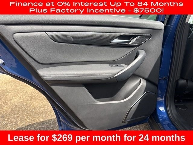 2025 VinFast VF 8 Eco