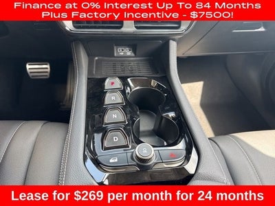 2025 VinFast VF 8 Eco