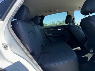 2025 VinFast VF 8 Eco