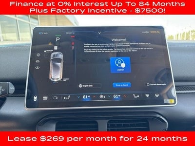 2025 VinFast VF 8 Eco