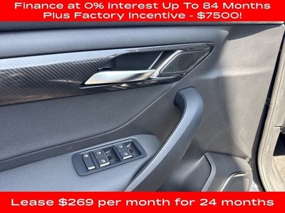 2025 VinFast VF 8 Eco