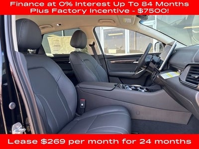 2025 VinFast VF 8 Eco