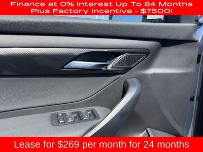 2025 VinFast VF 8 Eco