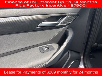 2025 VinFast VF 8 Eco