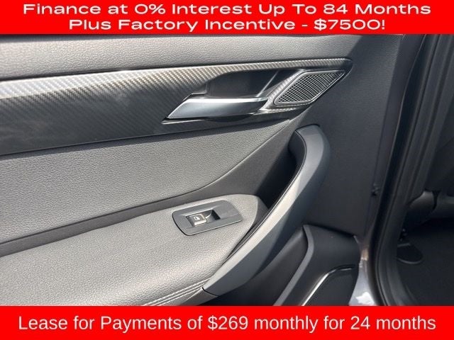 2025 VinFast VF 8 Eco